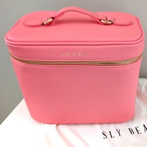 Sly Beauty Case